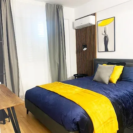 Luxury City Retreat- 2-Bedroom, 2-Bath Apartment Nicosia Exterior photo