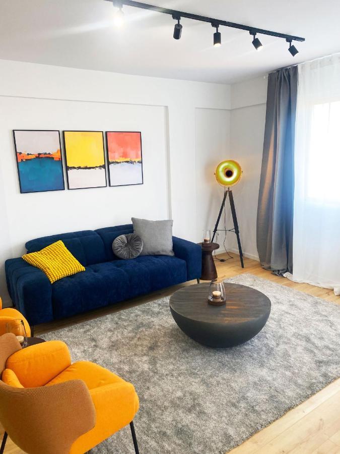 Luxury Retreat- 2-bedroom, 2-bath * Nikosia