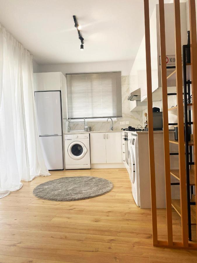 Luxury Retreat- 2-bedroom, 2-bath * Nikosia